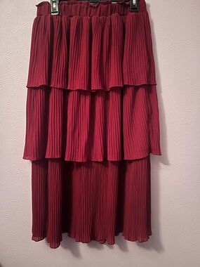 Tiered Pleated Midi Skirt in Deep Wine